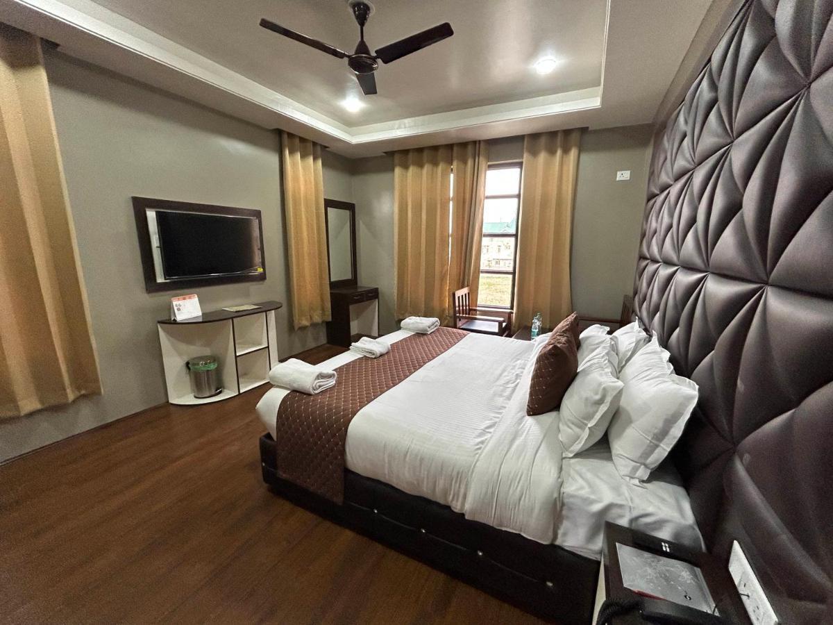 Hotel Fair Mount, Airport Road, Humhama Srinagar Exterior foto